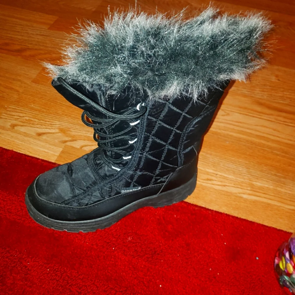 EUC-Snotek boots sz 9 SUPER WARM - Picture 1 of 3